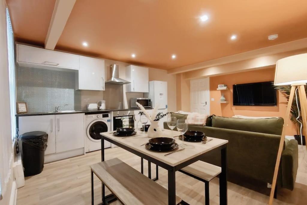 Central Spacious Quirky Apartment In Birmingham With Free Wi-Fi, Parking Zewnętrze zdjęcie